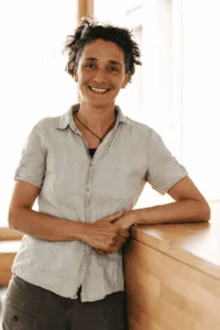 Dr. Julia Ghahramani